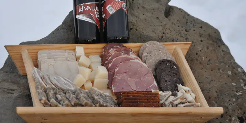 Cervejaria islandesa produz cerveja usando testículos de baleia em vias de extinção