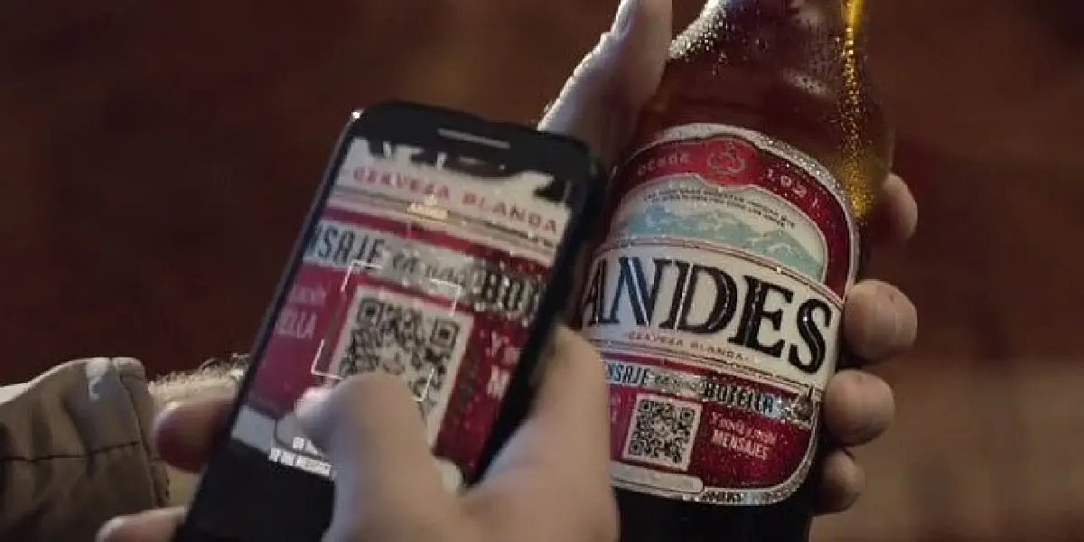 A garrafa de cerveja que entrega a sua mensagem de vídeo
