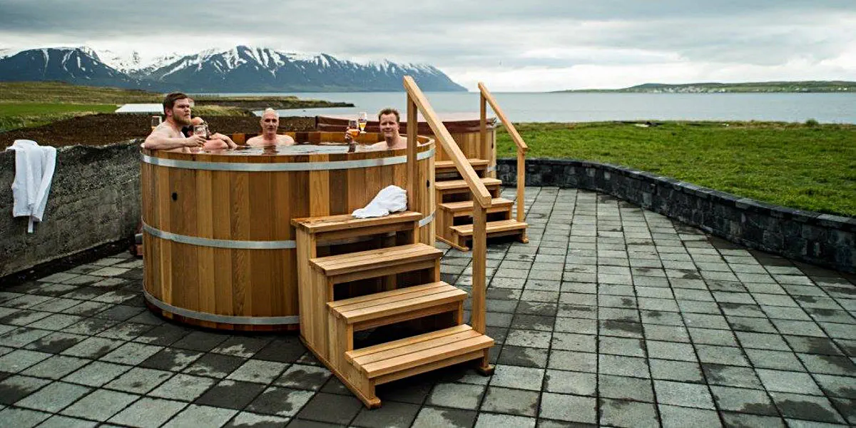 Abriu o primeiro spa de cerveja na Islândia
